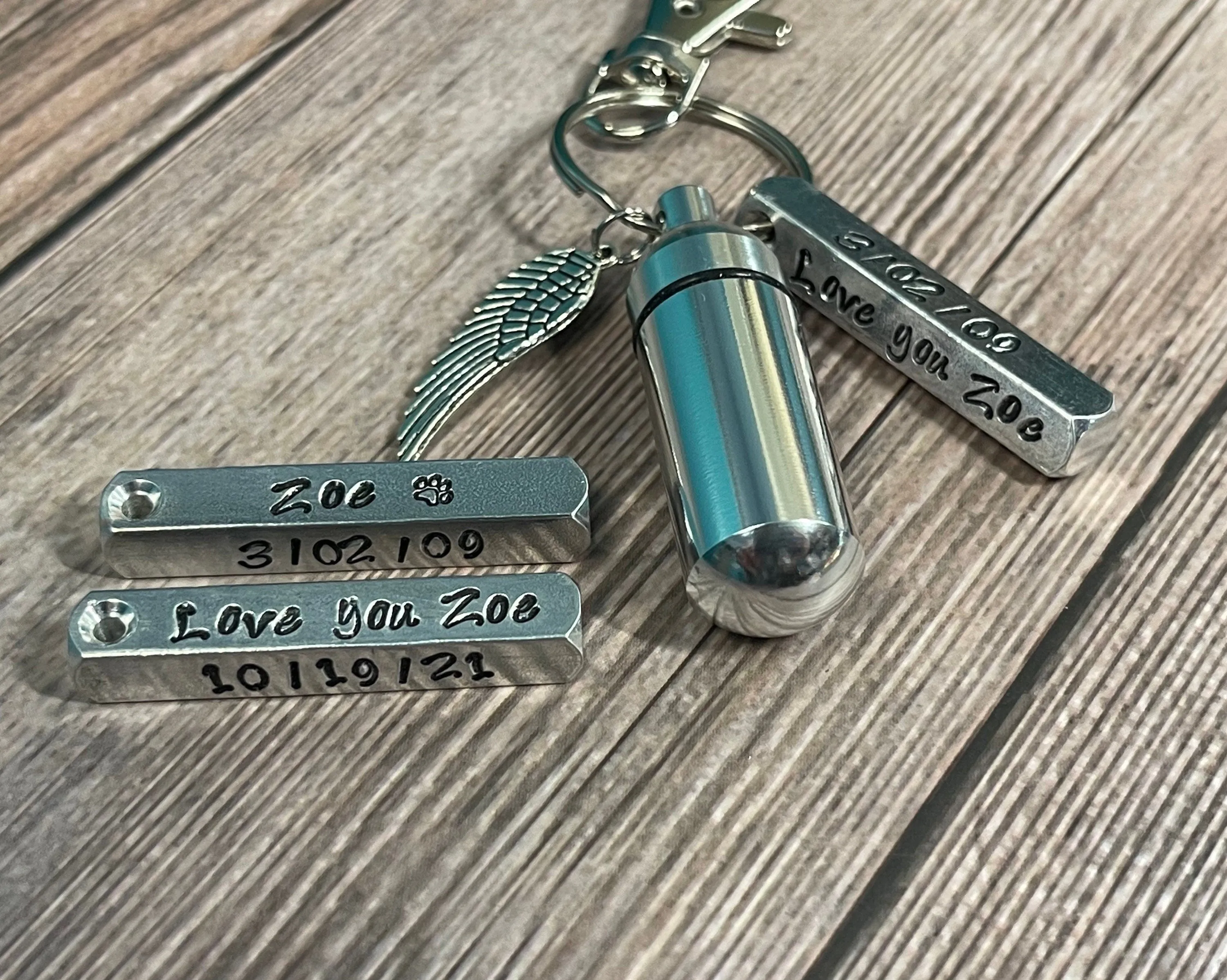 PET LOSS MEMORIAL KEYCHAIN WITH KEEPSAKE CAPSULE